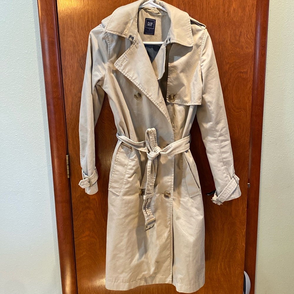 Gap Trench coat, size small.